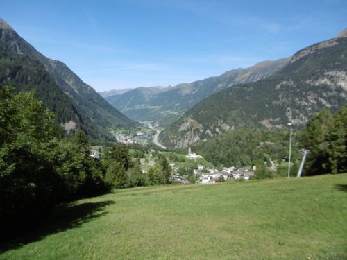 Blick auf Prato und Leventina  weiter oben