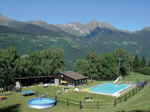 Das Schwimmbad in Pianselva